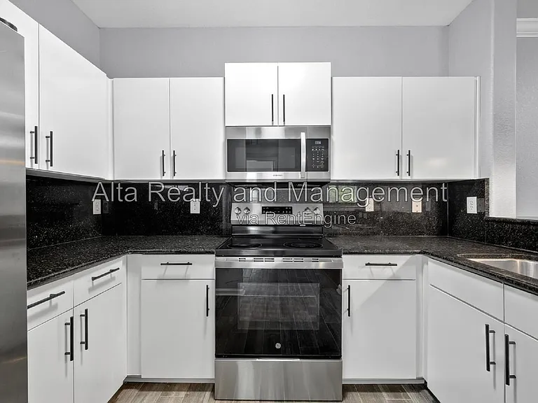 8290 Gate Pkwy #601 — Photo 31