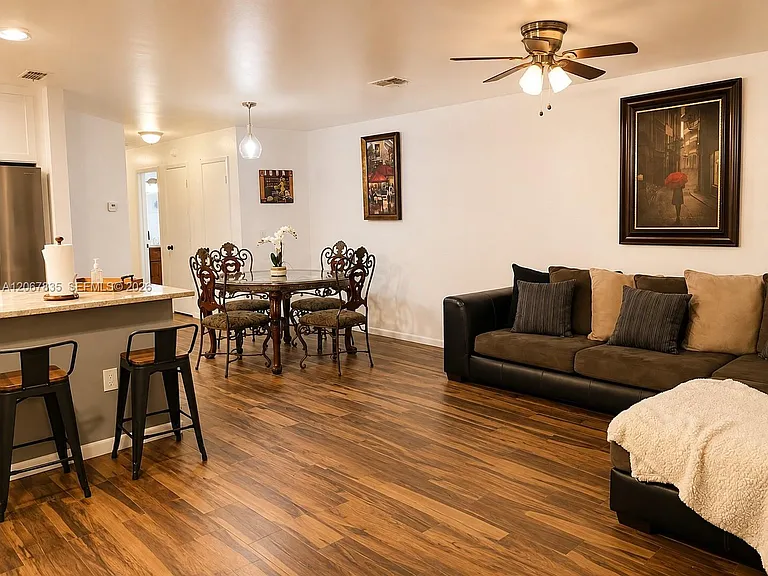 4633 Vilabella Dr #4633 — Photo 10