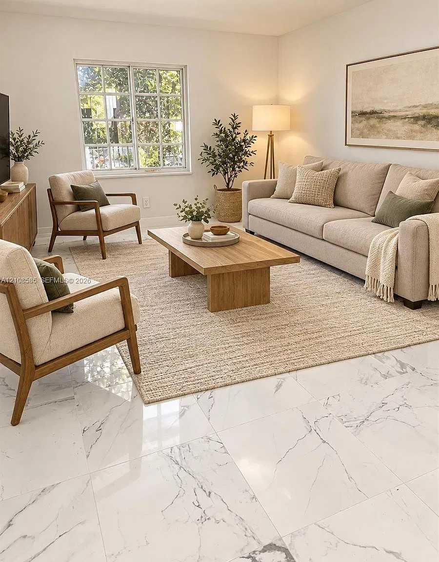 Sunrise Gardens Condo — Photo 2