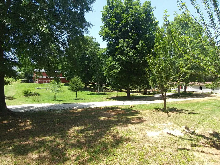 Sharon Rd — Photo 27