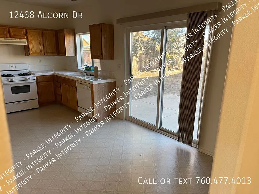 4 bed, 1659 sqft, $2,395 — Photo 2