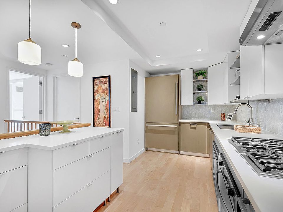 1st image of 253 4th Ave #1D