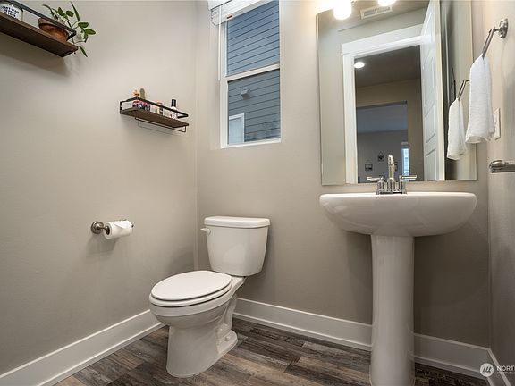 5th image of 18844 129th Street E