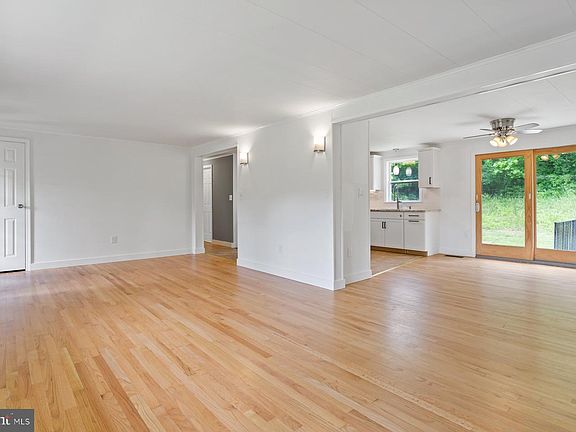 4th image of 2806 Duvall Rd