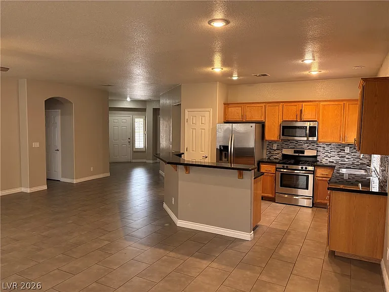 10628 S Olivebranch Ave — Photo 5
