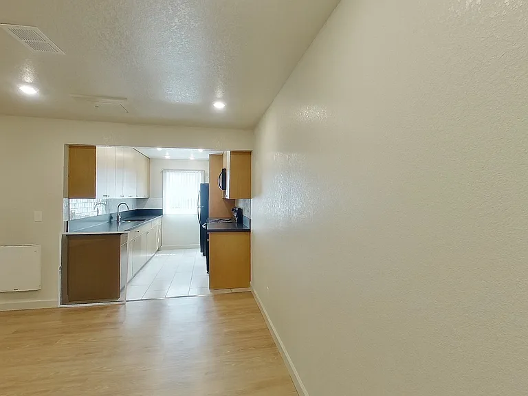 2437 Piedmont Ave — Photo 41