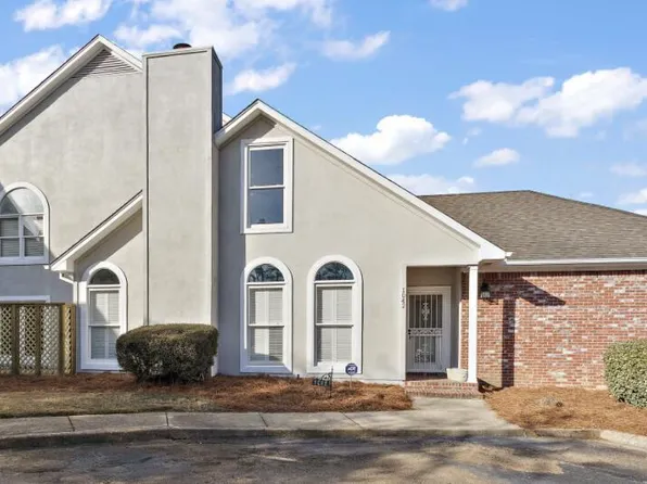 1042 Bayridge Dr, Jackson, MS 39211