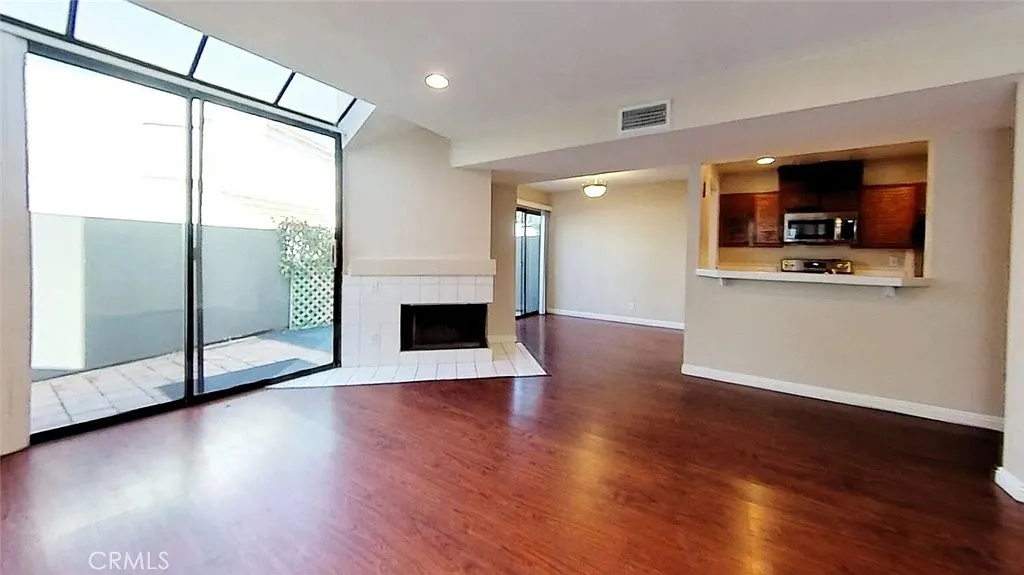 2 bed, 2.5 bath, 1164 sqft, $2,895 — Photo 3