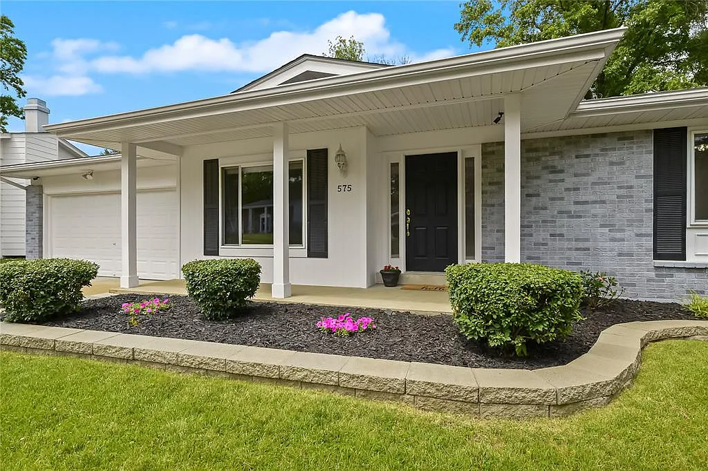 575 Goldwood Dr photo 1