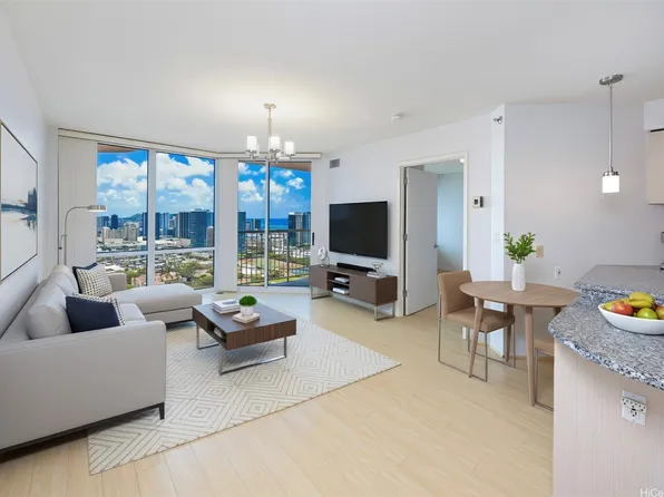 801 King St APT Penthouse 10, Honolulu, HI 96813