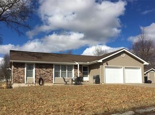 502 Franklin Ave, Weston, MO 64098