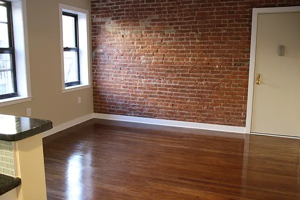 Rented by Develop Realty Co | media 29