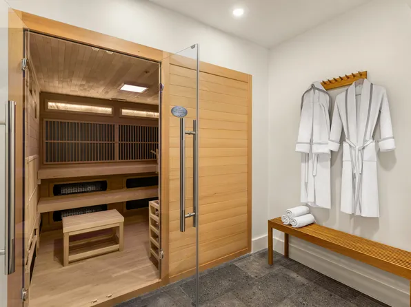 420 East 75th Street image 20 of 24