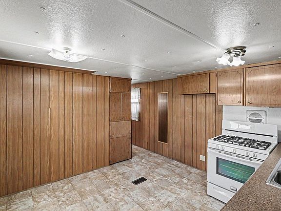 5th image of 1316 Madeline Ct