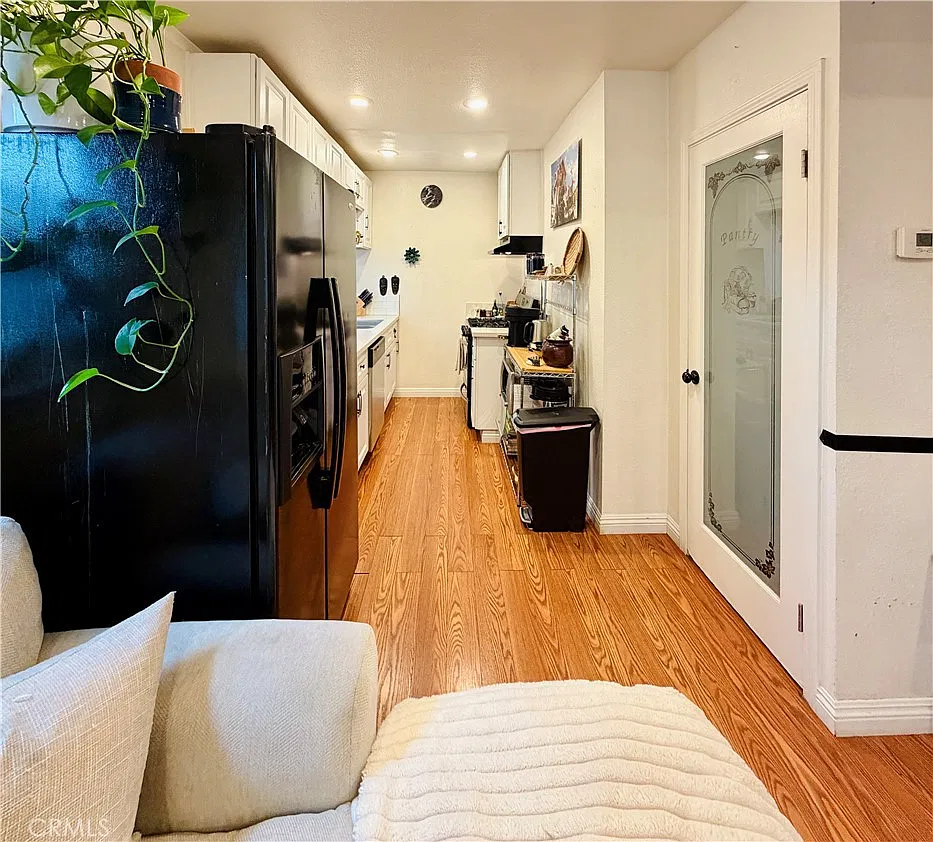 3 bed, 1100 sqft, $4,500 — Photo 4