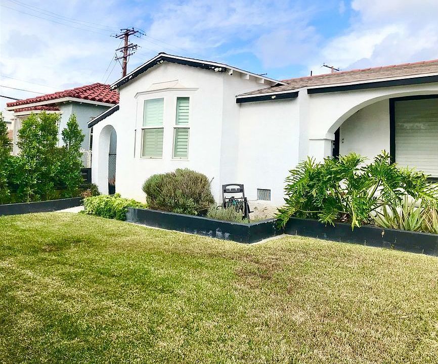 1st image of 3017 W 84th St