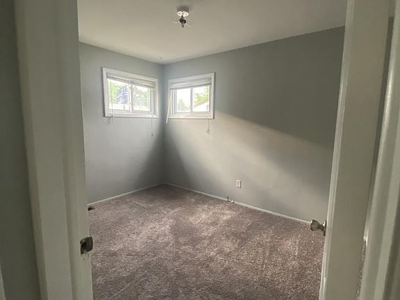 5th image of 15916 Warwick Ave
