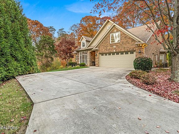 2nd image of 1800 Stone Harbor Way
