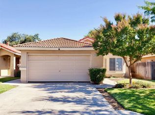 5637 W Vartikian Ave, Fresno, CA 93722