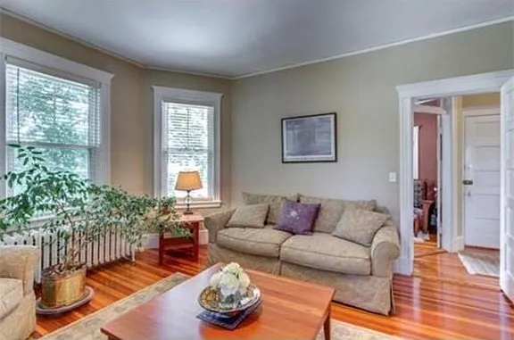 19 Eliot Cres #3 — Photo 9