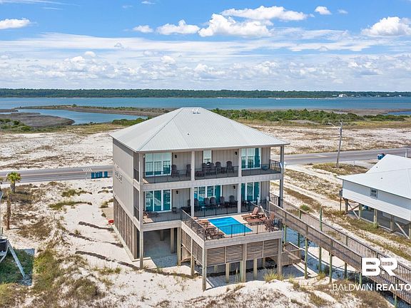 4th image of 3157 W Beach Blvd