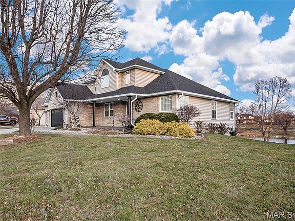 3rd image of 124 Taylor Lake Dr