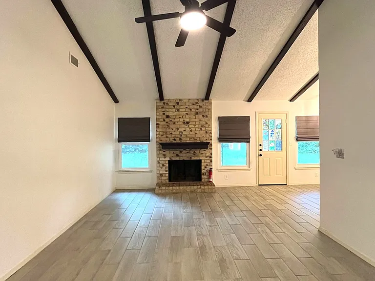 6718 Chelsea Wood — Photo 3