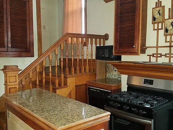 3rd image of 3826 Bell St #1