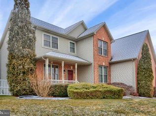 59 Country Side Dr, Carlisle, PA 17013