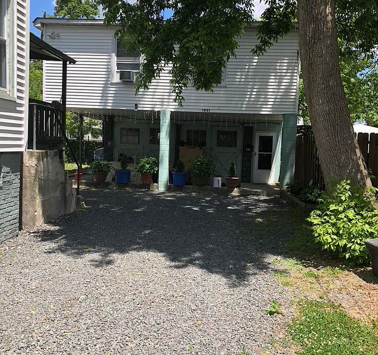 2nd image of 1023 Monroe Ave