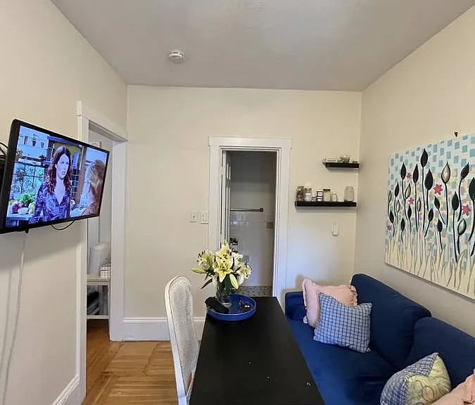 523 Beacon St #8 — Photo 11
