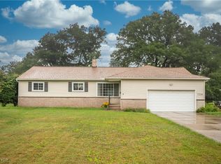 734 Cheriton Dr, Highland Heights, OH
