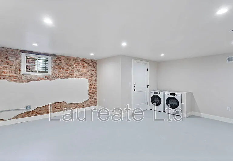 1256 N Clarkson St #9 — Photo 4