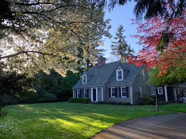 8050 NE 8th St, Medina, WA 98039