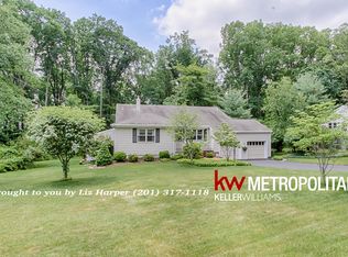 21 Sunrise Dr, Morris Plains, NJ
