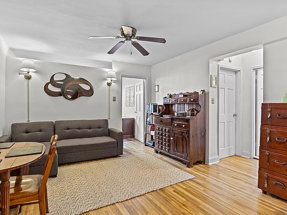 3rd image of 720 E 31st St APT 4D