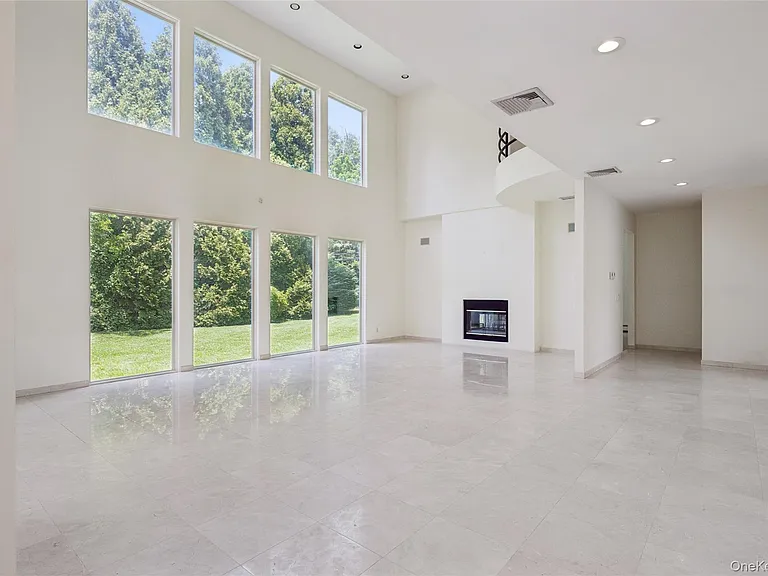 67 Parkway Dr — Photo 8