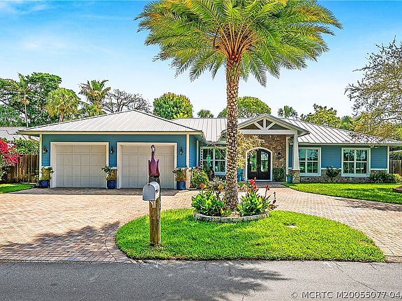 2nd image of 305 SE Flamingo Ave