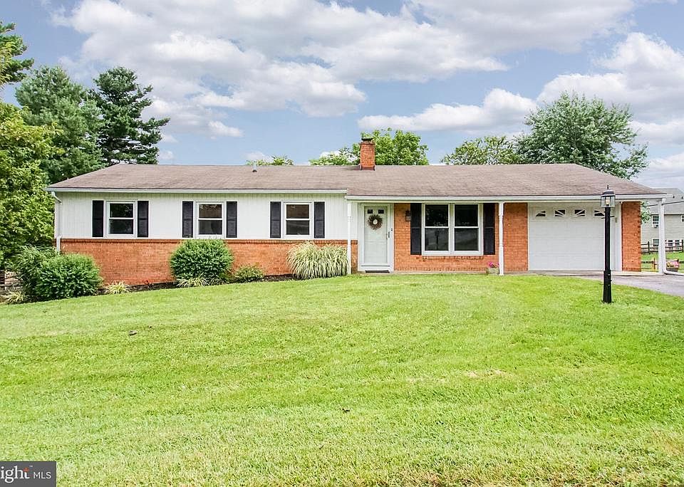 1st image of 18355 Woodside Dr