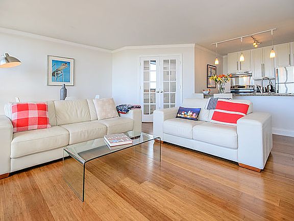 2nd image of 1540 N Lasalle St APT 805