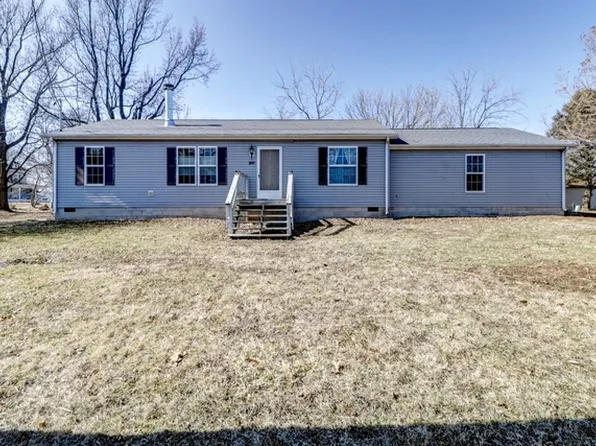 307 S Garfield St, Philo, IL 61864