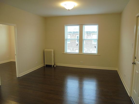 2nd image of 4822 W Hutchinson St APT 9C