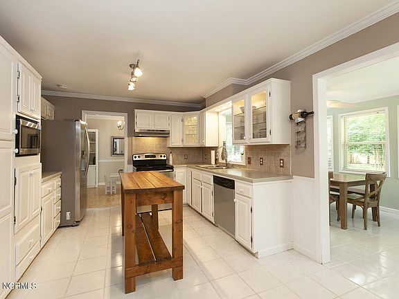 4th image of 3508 Violet Ct