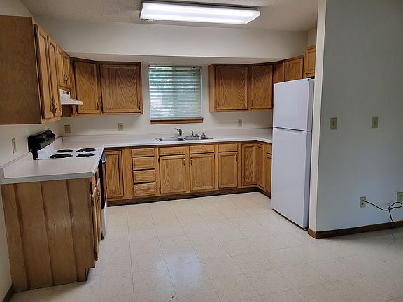 2nd image of 115 17th Ave W #1/2