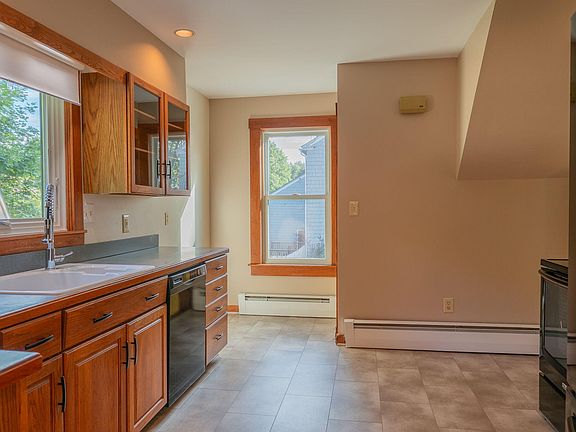 3rd image of 34 Belfort Street