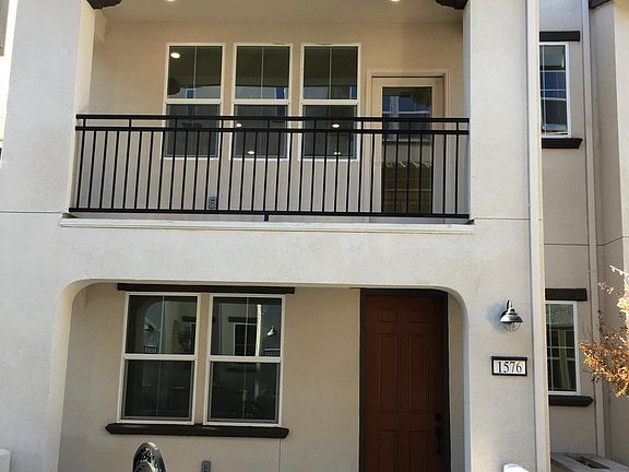 2nd image of 1576 Pratt Pl