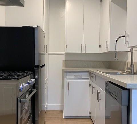 2nd image of 935 3/4 Hancock Ave