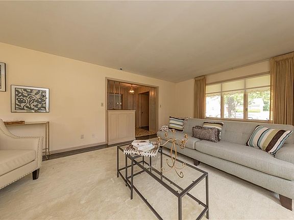 4th image of 21350 Almar Dr