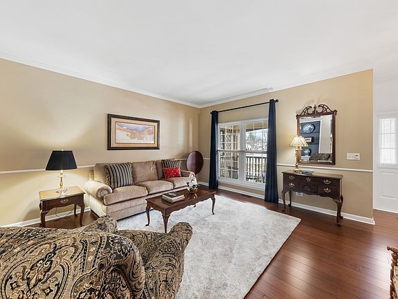 5th image of 214 W Avondale Dr