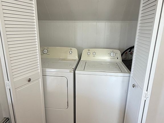 3rd image of 131 Josephine Ave #2